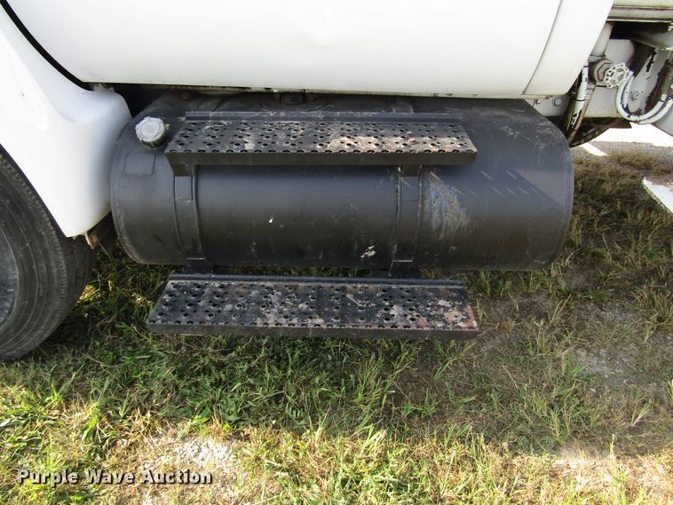 image for item DE2396 2008 Ford F750 Super Duty digger derrick truck