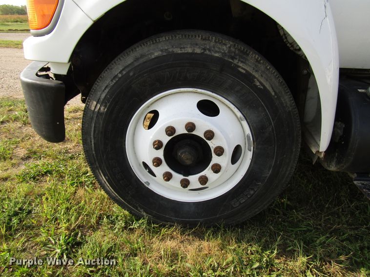 image for item DE2396 2008 Ford F750 Super Duty digger derrick truck