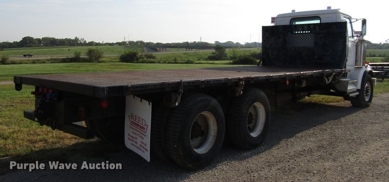 image for item DE2397 2000 Western Star 4864FX flatbed truck