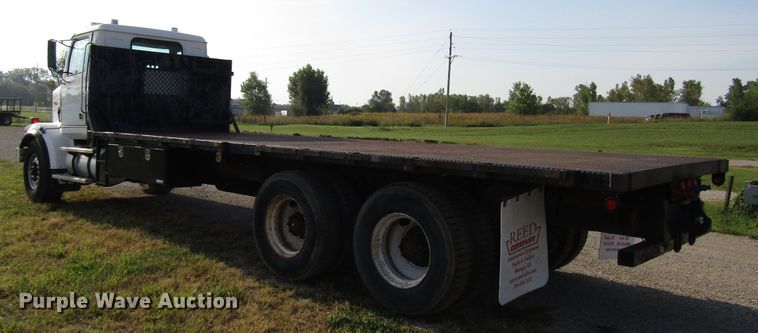 image for item DE2397 2000 Western Star 4864FX flatbed truck