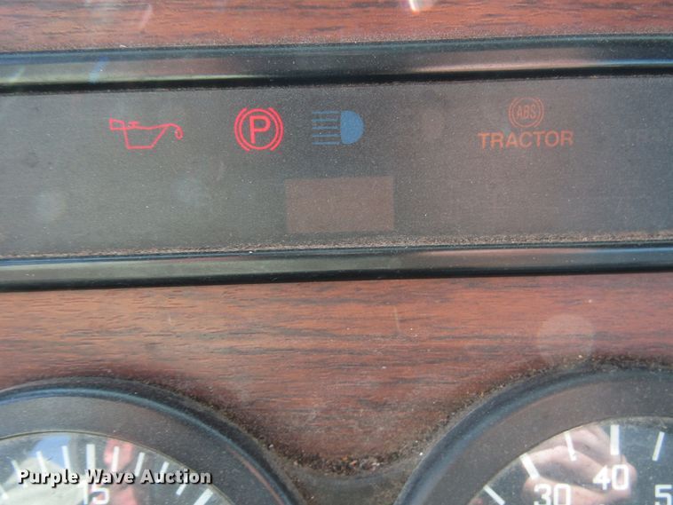 image for item DE2397 2000 Western Star 4864FX flatbed truck