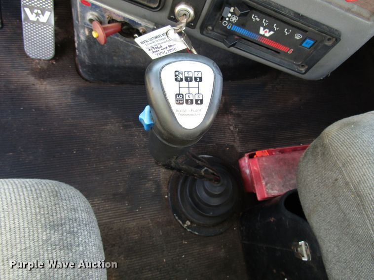 image for item DE2397 2000 Western Star 4864FX flatbed truck