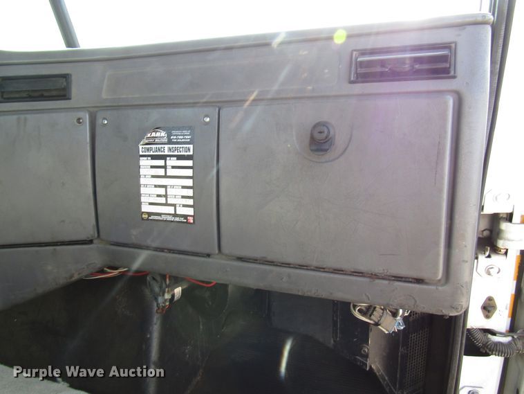 image for item DE2397 2000 Western Star 4864FX flatbed truck