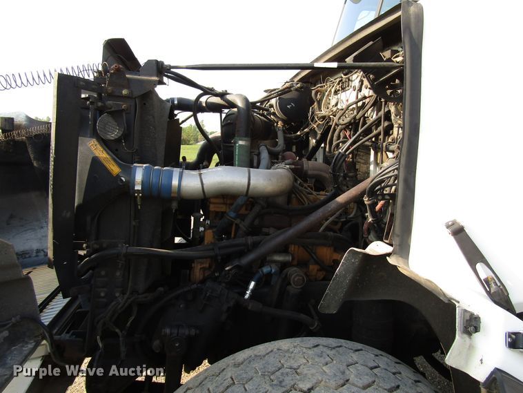 image for item DE2397 2000 Western Star 4864FX flatbed truck