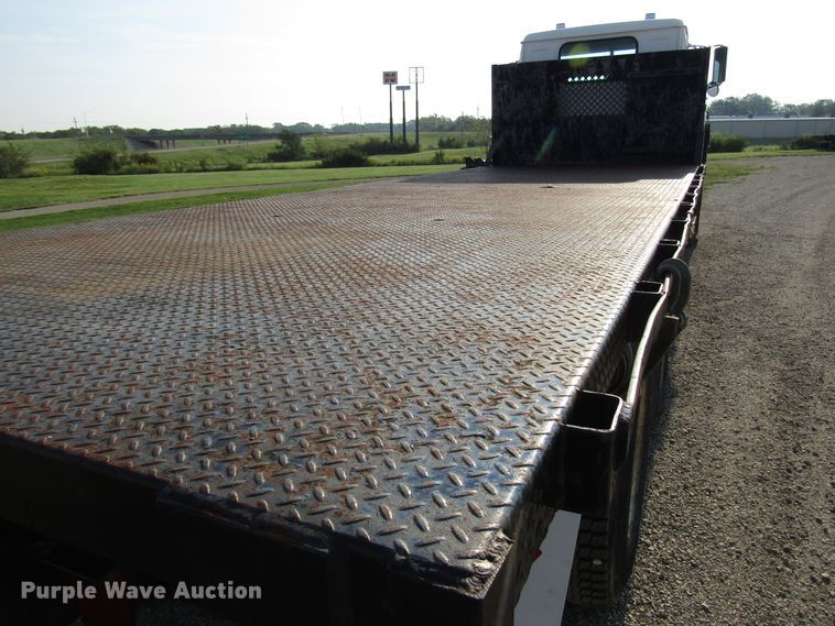 image for item DE2397 2000 Western Star 4864FX flatbed truck