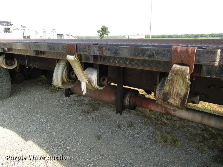image for item DE2397 2000 Western Star 4864FX flatbed truck