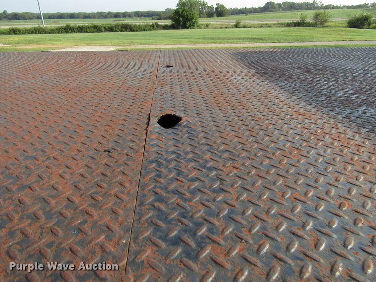 image for item DE2397 2000 Western Star 4864FX flatbed truck