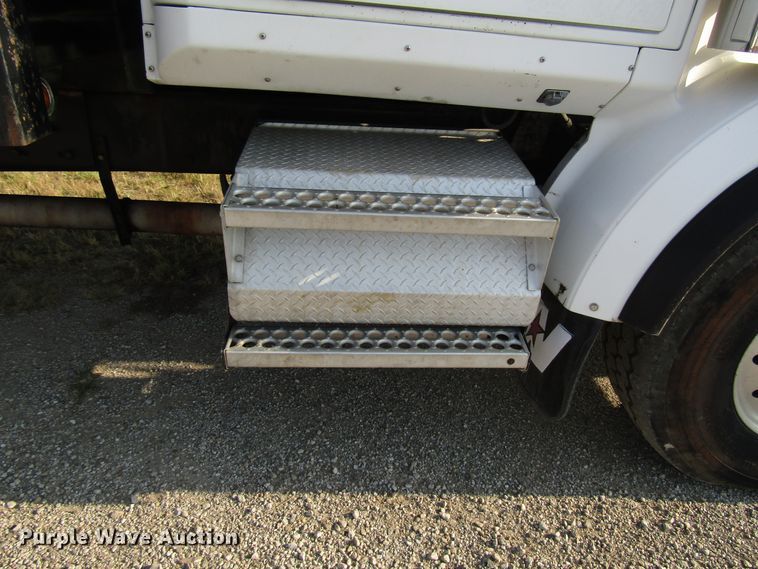 image for item DE2397 2000 Western Star 4864FX flatbed truck