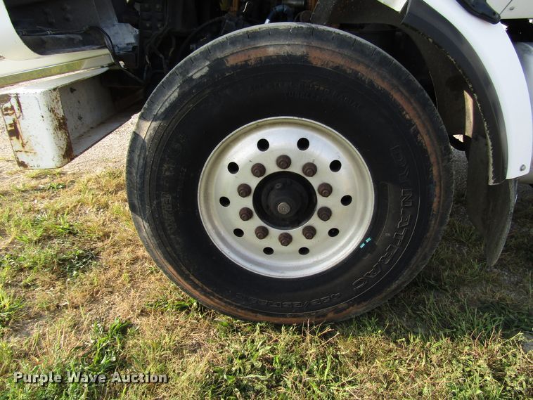 image for item DE2397 2000 Western Star 4864FX flatbed truck