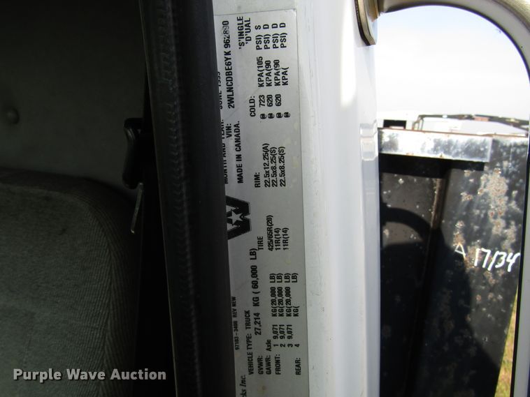 image for item DE2397 2000 Western Star 4864FX flatbed truck