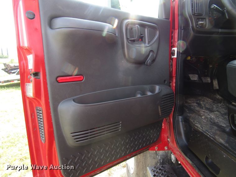 image for item DE2401 2006 GMC C7500 flat dump bed truck