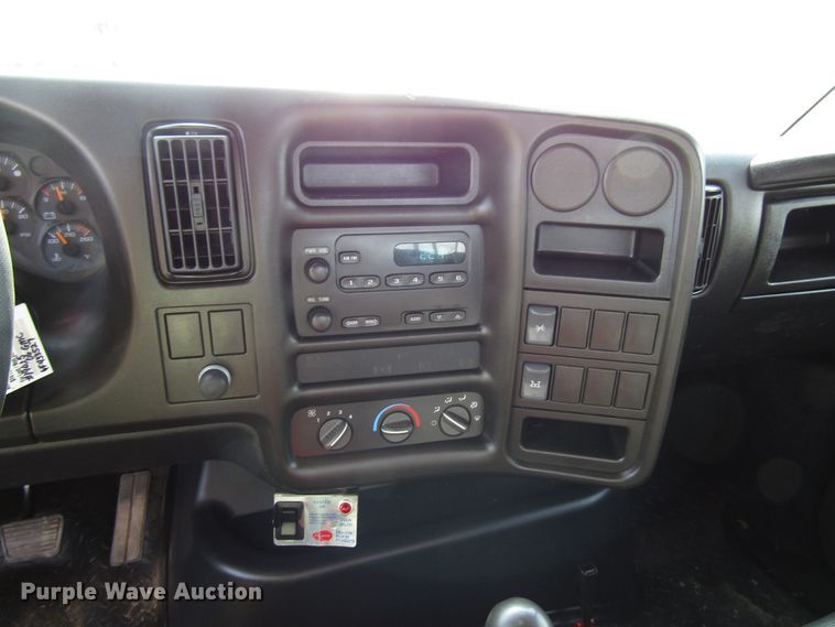 image for item DE2401 2006 GMC C7500 flat dump bed truck