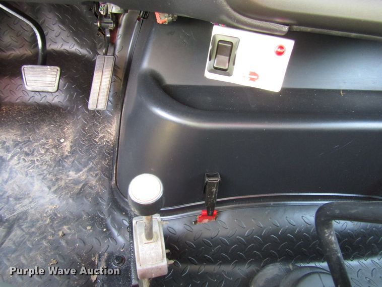 image for item DE2401 2006 GMC C7500 flat dump bed truck