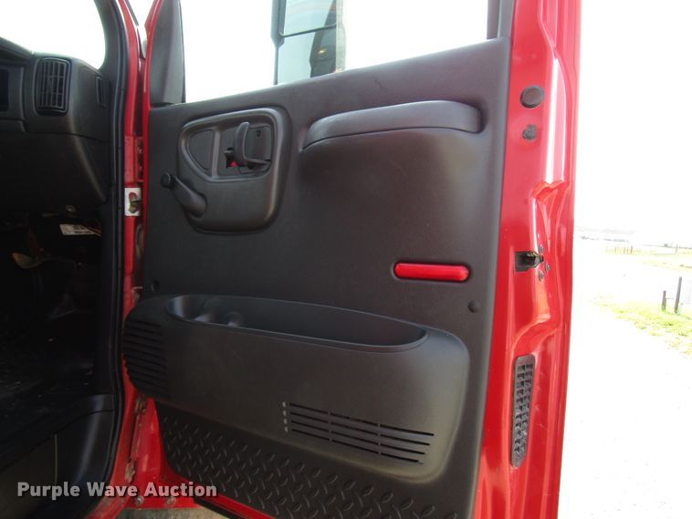 image for item DE2401 2006 GMC C7500 flat dump bed truck