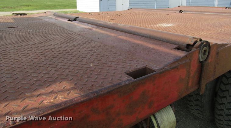 image for item DE2401 2006 GMC C7500 flat dump bed truck