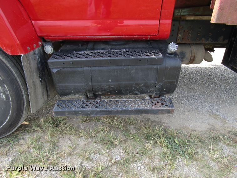 image for item DE2401 2006 GMC C7500 flat dump bed truck