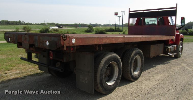 image for item DE2402 2005 GMC C8500 flat dump bed truck
