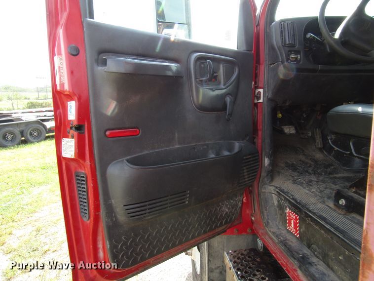 image for item DE2402 2005 GMC C8500 flat dump bed truck