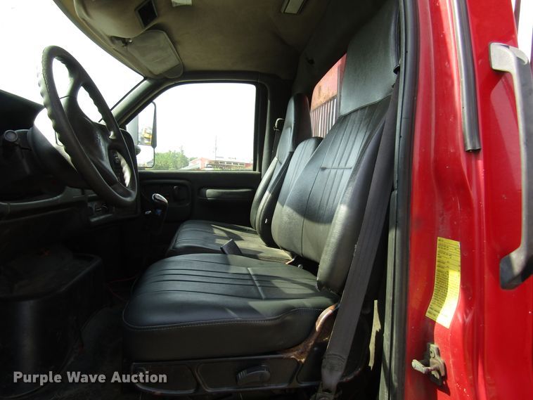 image for item DE2402 2005 GMC C8500 flat dump bed truck