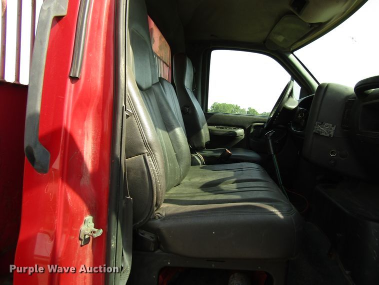 image for item DE2402 2005 GMC C8500 flat dump bed truck