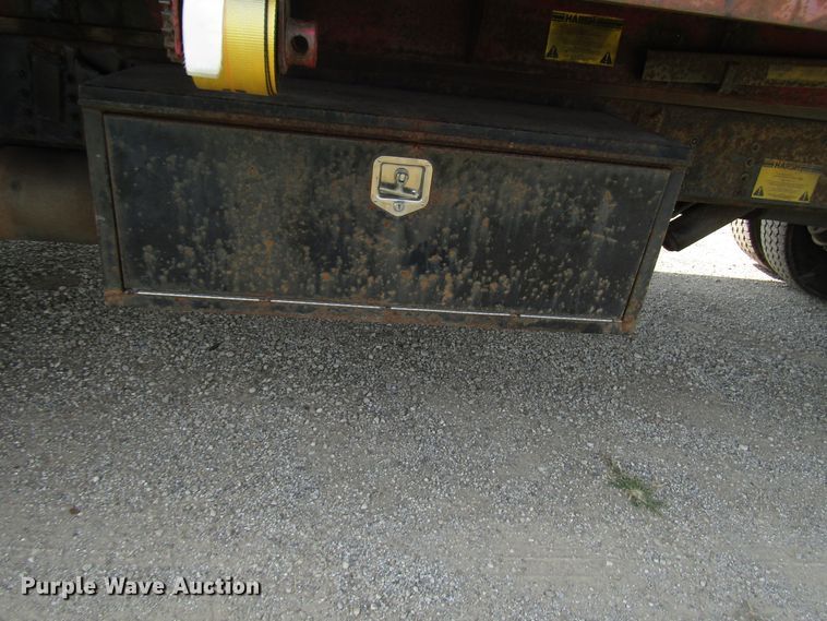 image for item DE2402 2005 GMC C8500 flat dump bed truck