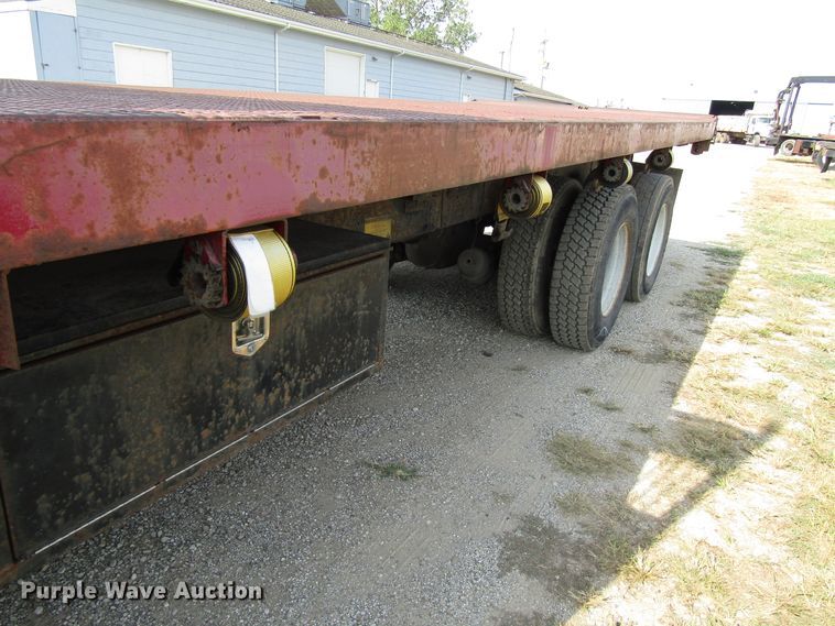 image for item DE2402 2005 GMC C8500 flat dump bed truck