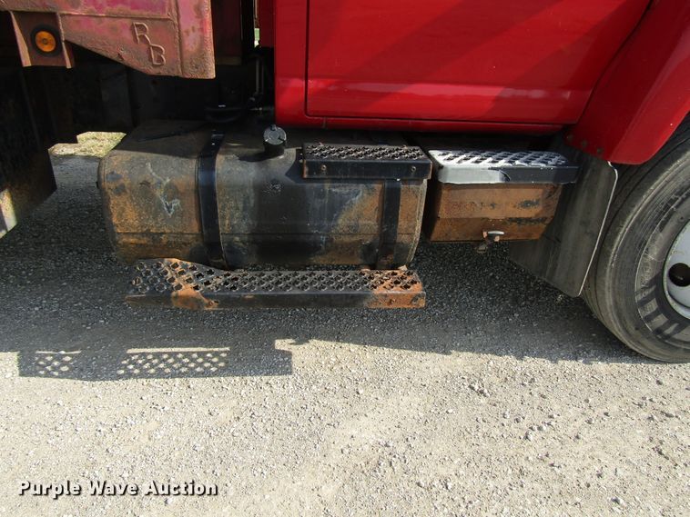 image for item DE2402 2005 GMC C8500 flat dump bed truck