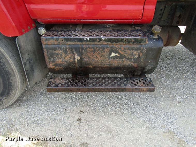 image for item DE2402 2005 GMC C8500 flat dump bed truck