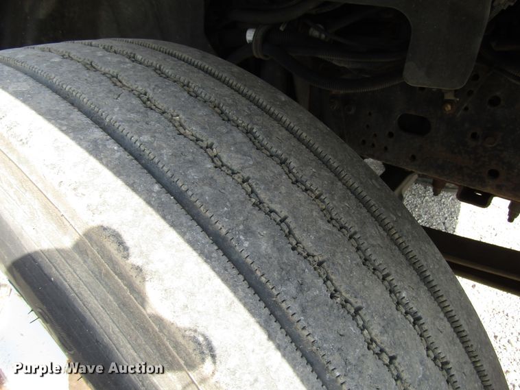 image for item DE2402 2005 GMC C8500 flat dump bed truck