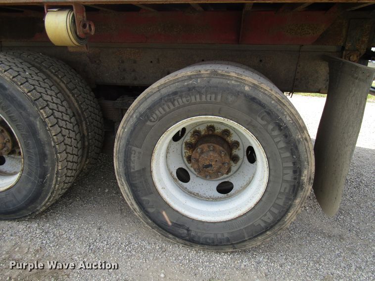 image for item DE2402 2005 GMC C8500 flat dump bed truck