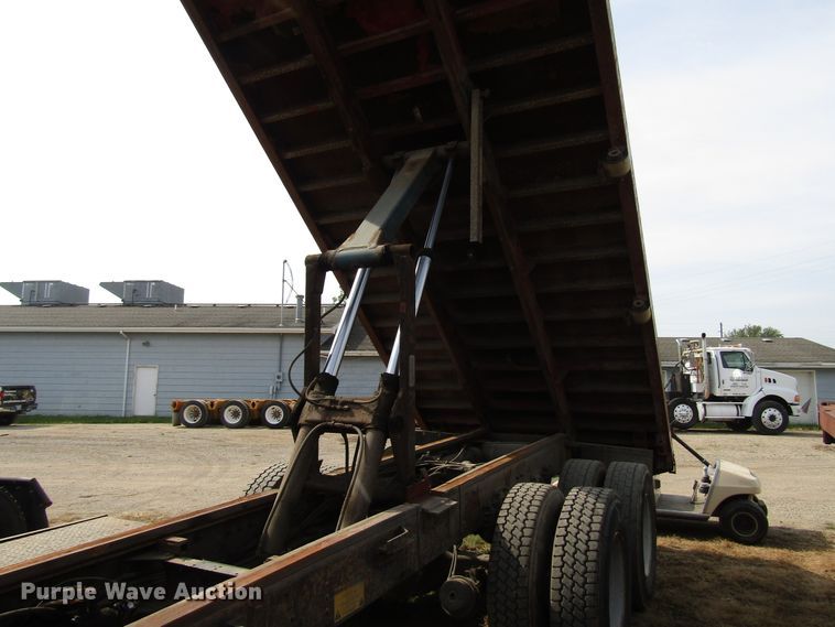 image for item DE2402 2005 GMC C8500 flat dump bed truck