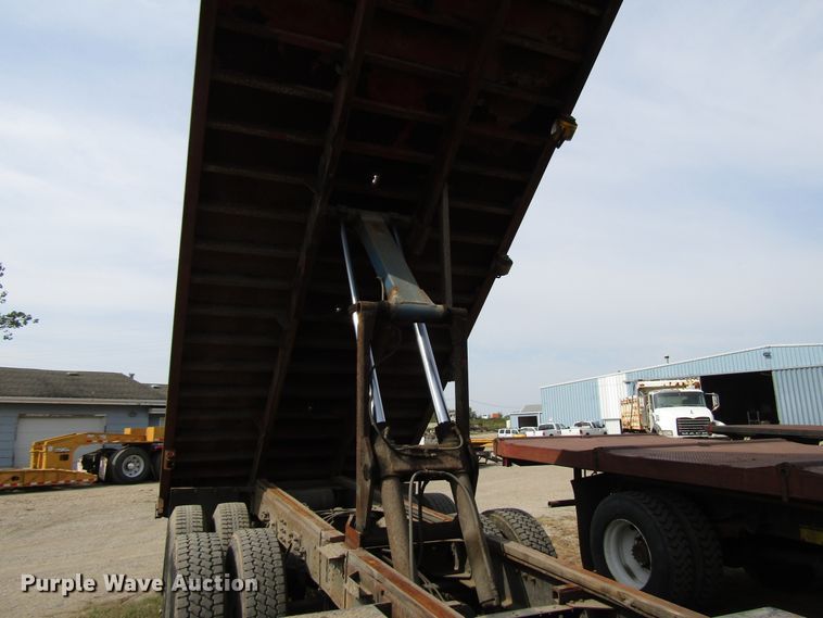 image for item DE2402 2005 GMC C8500 flat dump bed truck