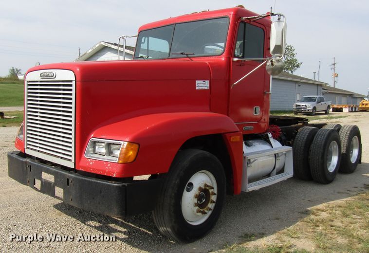 image for item DE2403 1998 Freightliner FLD semi truck