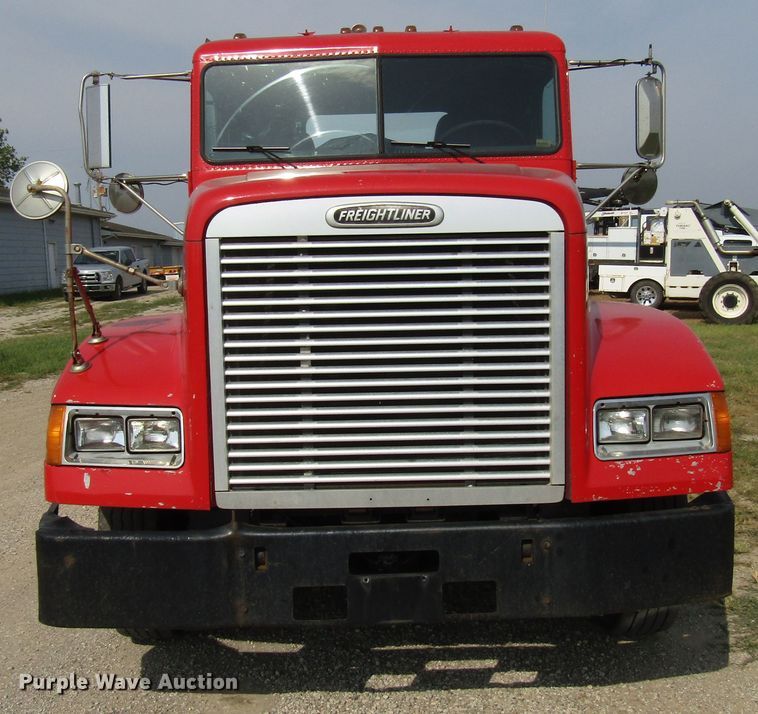 image for item DE2403 1998 Freightliner FLD semi truck