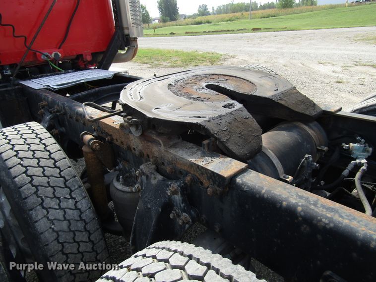 image for item DE2403 1998 Freightliner FLD semi truck