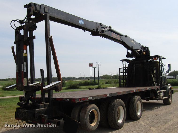 image for item DE2404 2004 Western Star crane truck