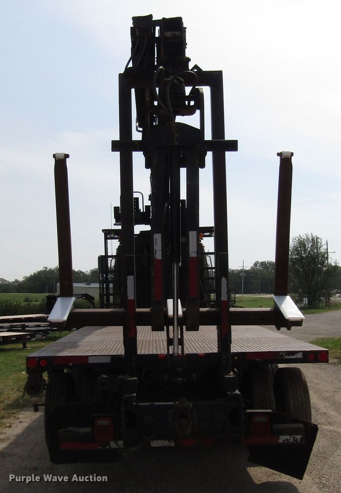 image for item DE2404 2004 Western Star crane truck