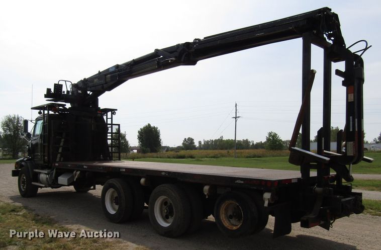 image for item DE2404 2004 Western Star crane truck