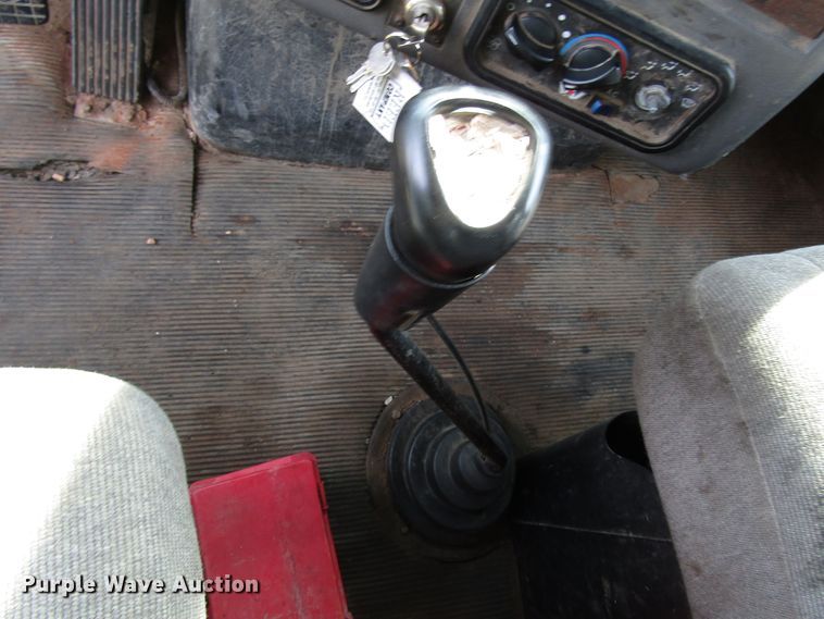 image for item DE2404 2004 Western Star crane truck