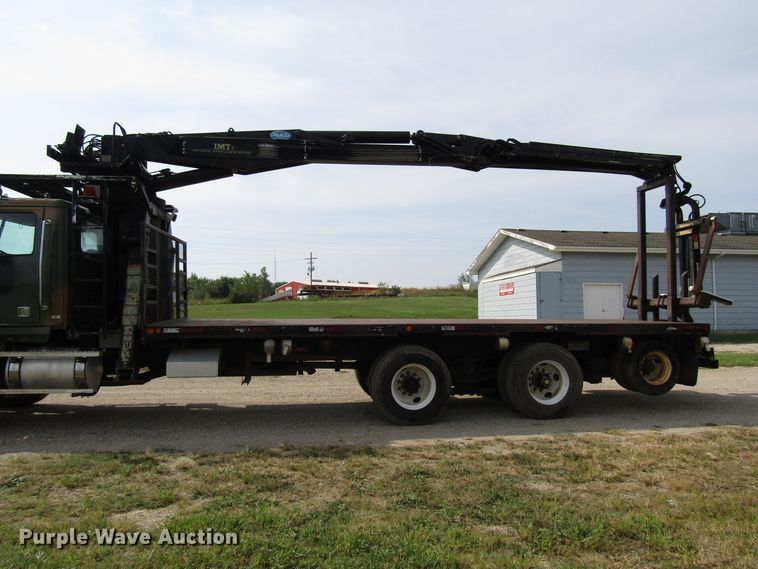 image for item DE2404 2004 Western Star crane truck