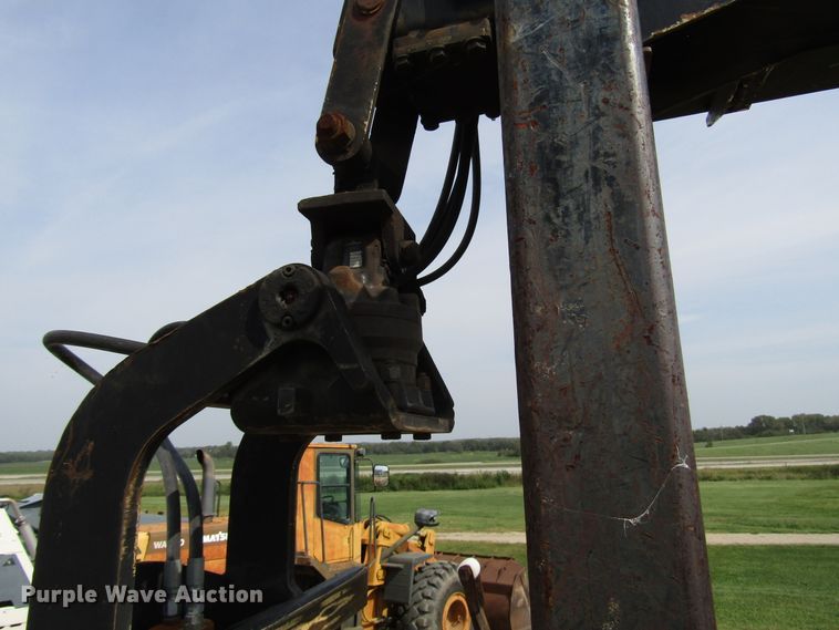 image for item DE2404 2004 Western Star crane truck