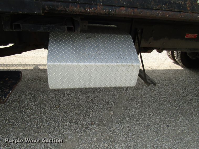 image for item DE2404 2004 Western Star crane truck