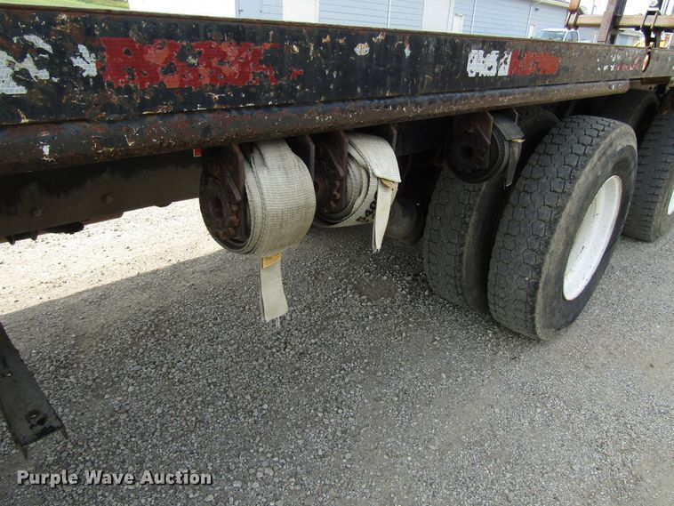 image for item DE2404 2004 Western Star crane truck