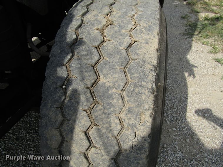 image for item DE2404 2004 Western Star crane truck