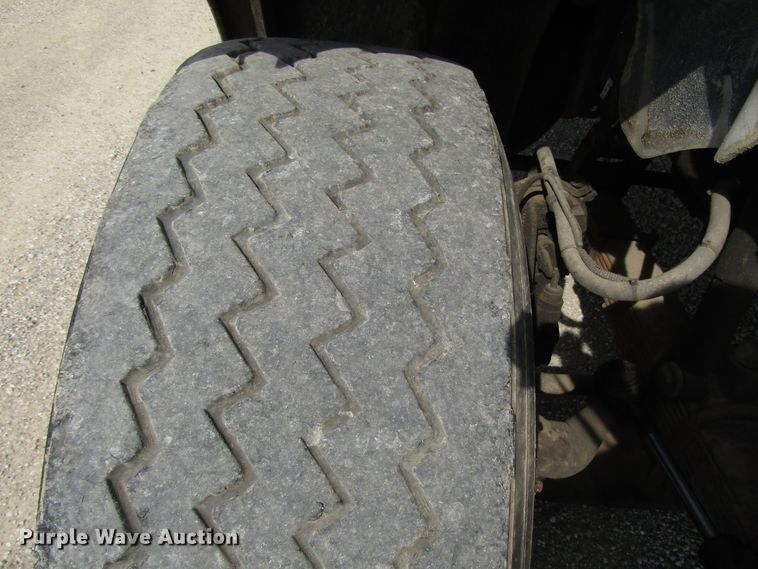 image for item DE2404 2004 Western Star crane truck