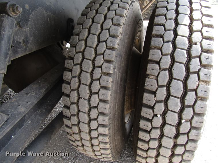 image for item DE2404 2004 Western Star crane truck