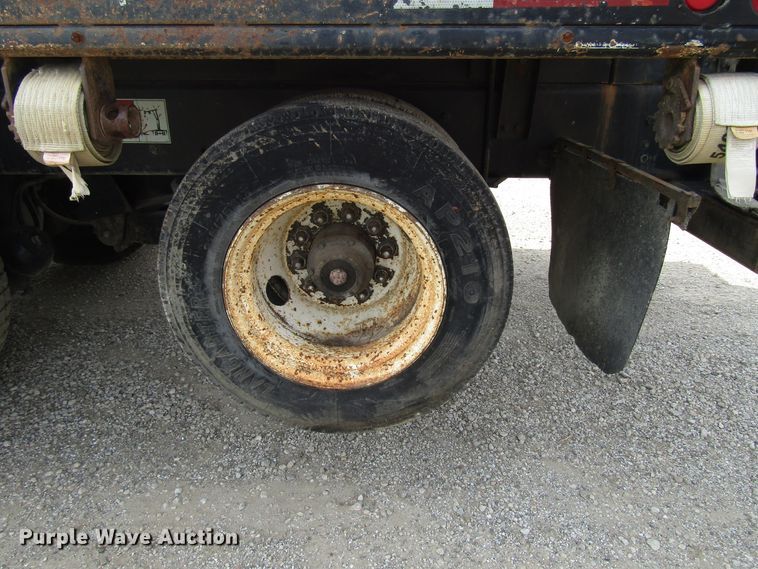 image for item DE2404 2004 Western Star crane truck