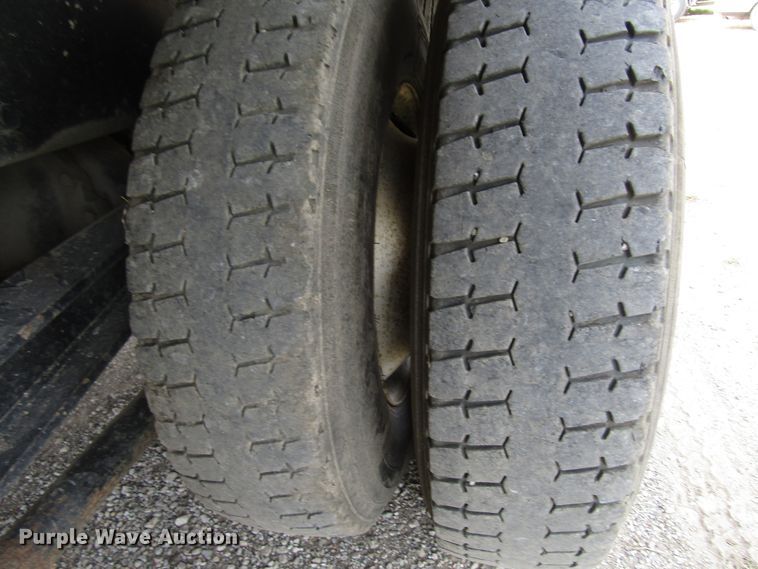 image for item DE2404 2004 Western Star crane truck