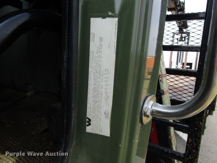 image for item DE2404 2004 Western Star crane truck