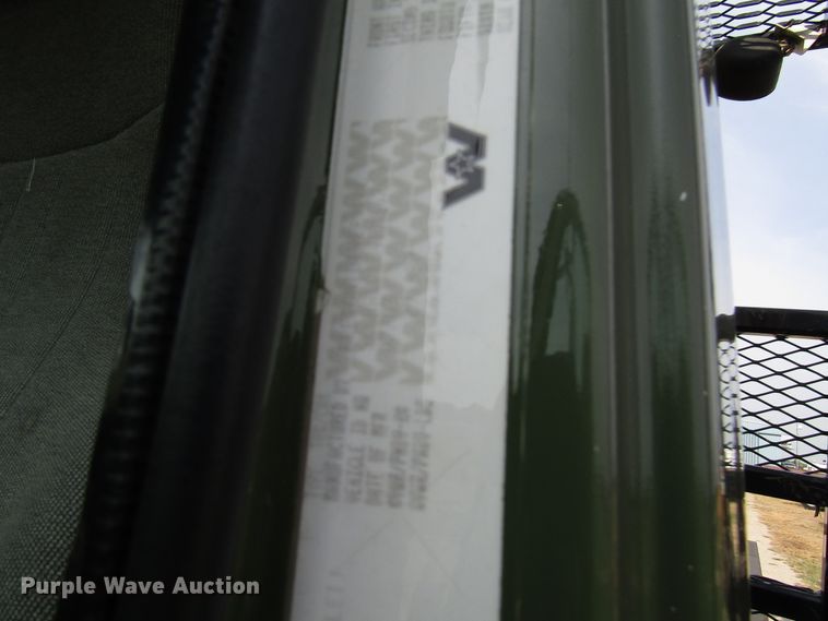 image for item DE2404 2004 Western Star crane truck